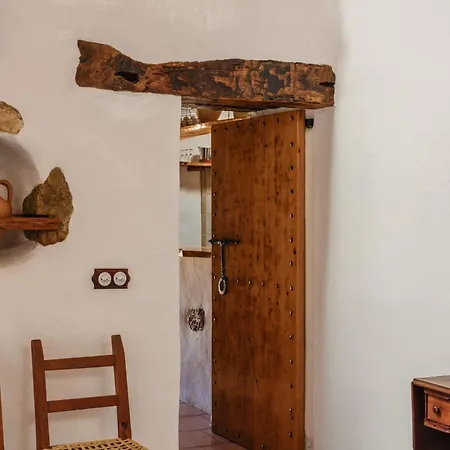 Blay By One Of A Kind Travel Inn