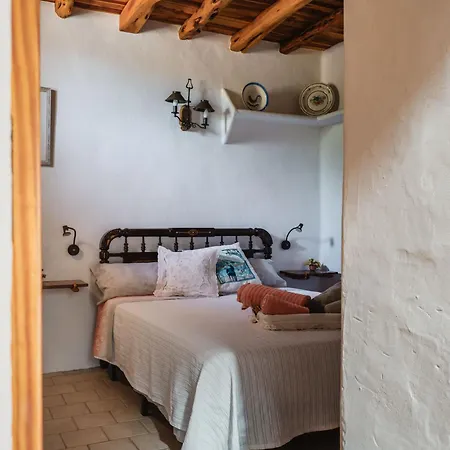 Herberg Blay By One Of A Kind Travel Santa Eularia des Riu