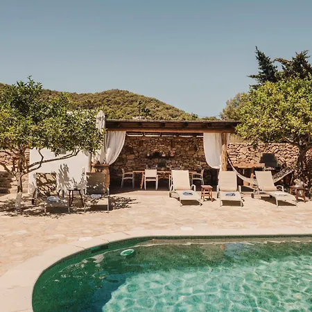Blay By One Of A Kind Travel Herberg Santa Eularia des Riu